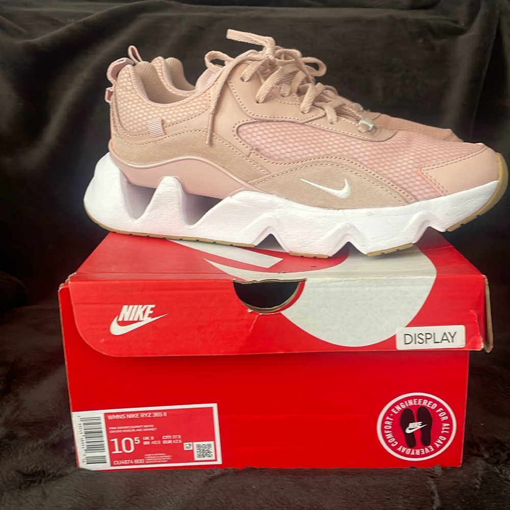 NIKE RYZ 365 SNEAKERS